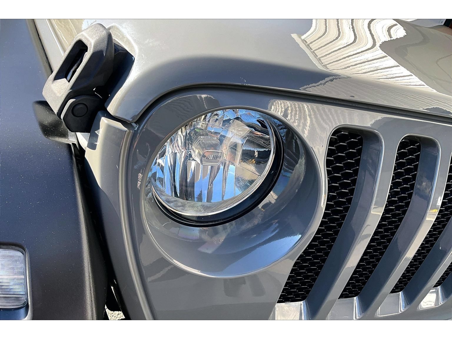 Used 2021 Jeep Wrangler Sport AWD/4WD image 27