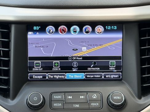 Used 2017 GMC Acadia Denali w/ Technology Package FWD image 11