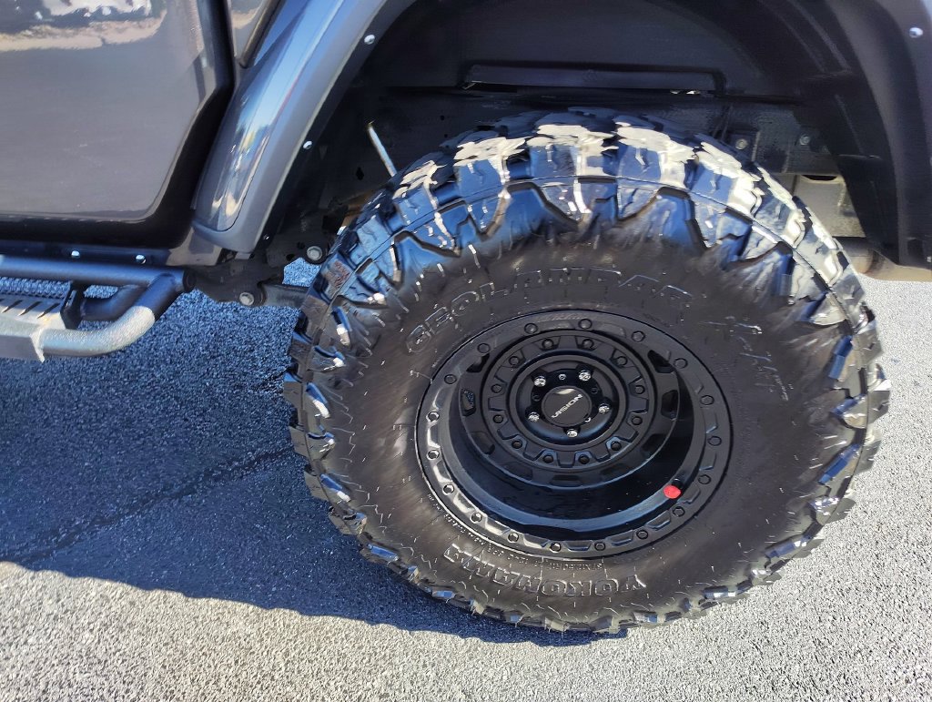 Used 2021 Jeep Gladiator Sport AWD/4WD image 6