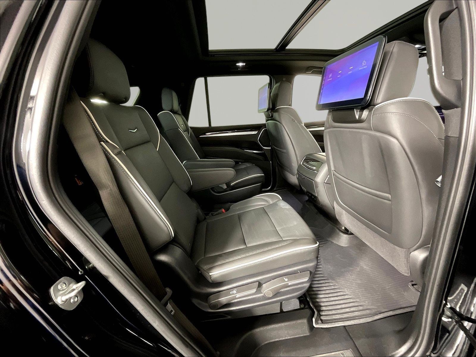 Used 2025 Cadillac Escalade Premium Luxury w/ LPO, Floor Liner Package AWD/4WD image 25