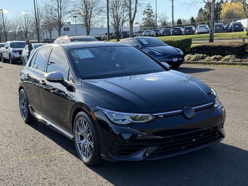 Used 2024 Volkswagen Golf R 2.0T image 2