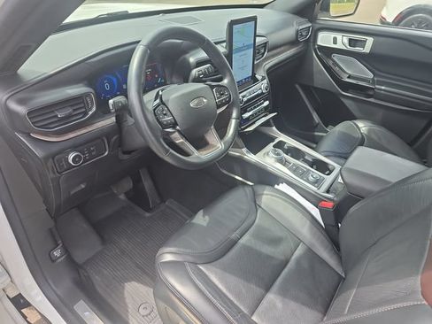 Certified 2021 Ford Explorer Platinum w/ Equipment Group 601A AWD/4WD image 15