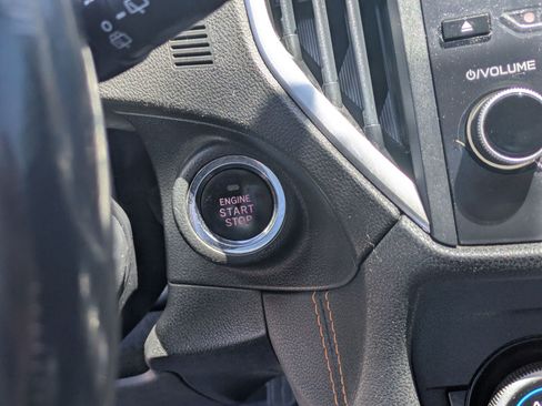 Used 2020 Subaru Crosstrek 2.0i Limited w/ Moonroof Package w/Navigation AWD/4WD image 19