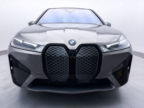 Used 2023 BMW iX xDrive50 w/ Sport Package AWD/4WD image 13