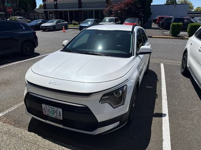 Used 2023 Kia Niro EX