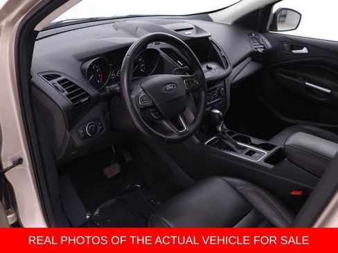 Used 2017 Ford Escape SE w/ SE Leather Comfort Package FWD image 3