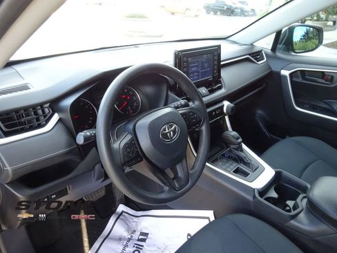 Used 2021 Toyota RAV4 LE w/ Carpet Mat Package (TMS) image 12