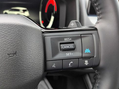 Used 2025 Nissan Rogue Platinum w/ Platinum Premium Package AWD/4WD image 18