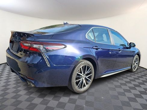 Used 2021 Toyota Camry SE image 6