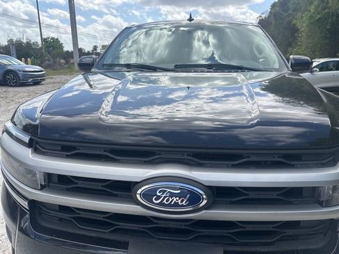 Used 2024 Ford Expedition Max XLT image 5