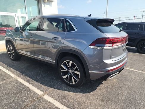 Used 2024 Volkswagen Atlas Cross Sport SEL Premium R-Line AWD/4WD image 38