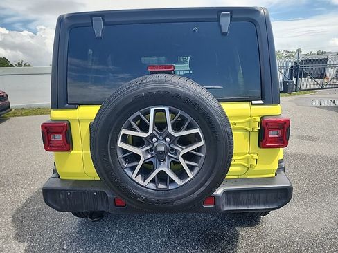 Used 2024 Jeep Wrangler Sahara image 7