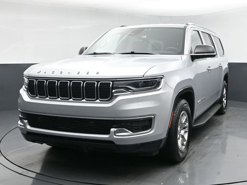 Used 2024 Jeep Wagoneer L 4WD image 26