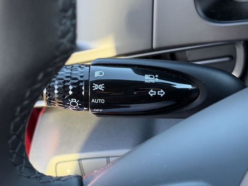 Certified 2025 Hyundai Elantra Sport image 21