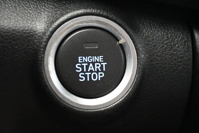 Used 2023 Hyundai Kona SEL AWD/4WD image 24