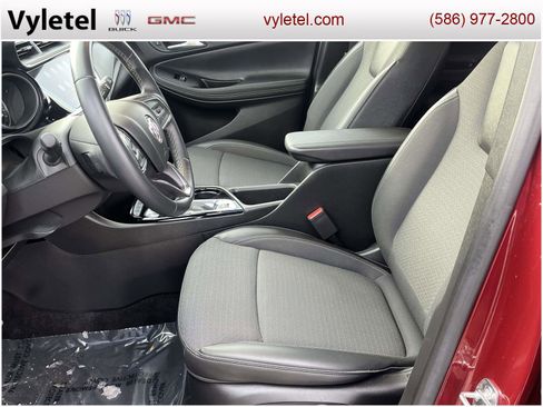 Used 2023 Buick Encore GX Select w/ Sport Touring Package image 17