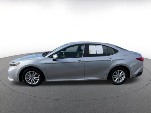 Used 2025 Toyota Camry LE image 8