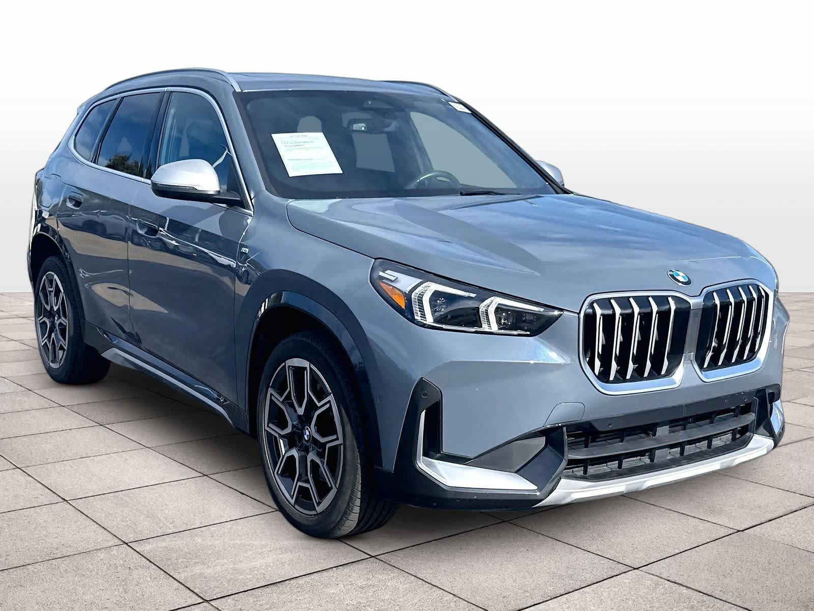 Used 2023 BMW X1 xDrive28i w/ Convenience Package AWD/4WD image 3