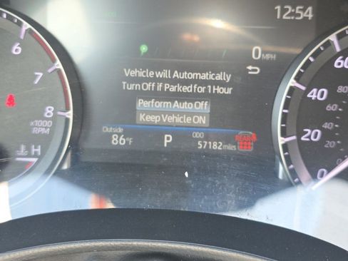 Used 2024 Toyota Highlander LE FWD image 8