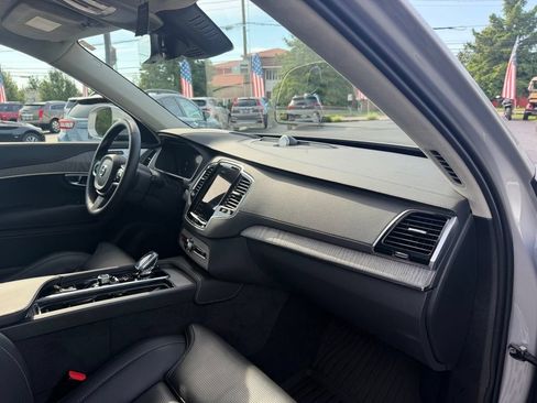 Used 2025 Volvo XC90 T8 Ultra AWD/4WD image 31