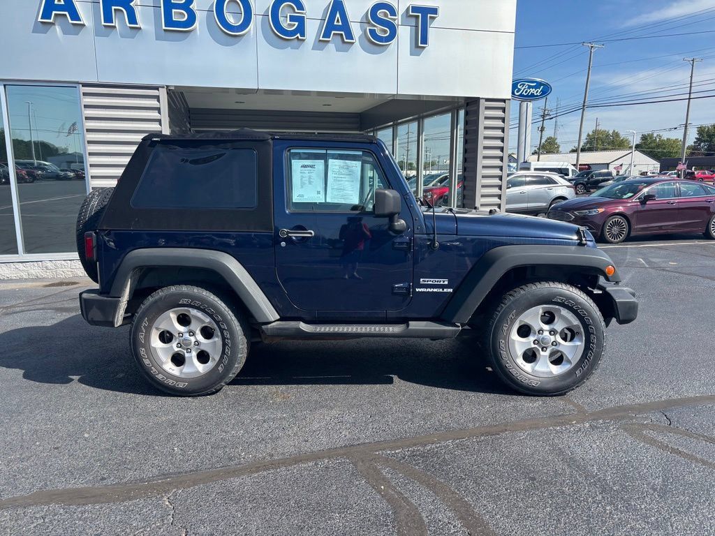 Used 2013 Jeep Wrangler Sport AWD/4WD image 4