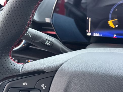 New 2026 Chevrolet Trax RS w/ Sunroof Package image 16