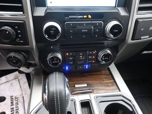 Used 2018 Ford F150 Lariat w/ Equipment Group 502A Luxury AWD/4WD image 18