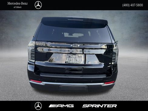 Used 2025 Chevrolet Suburban LT w/ Comfort Package RWD image 5
