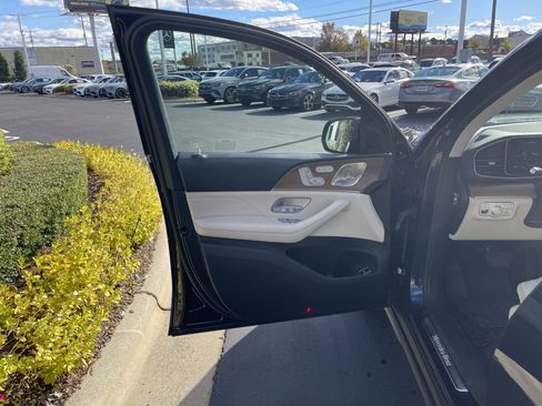 Certified 2022 Mercedes-Benz GLS 450 4MATIC image 14