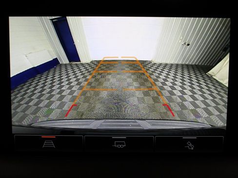 Used 2023 GMC Yukon SLT w/ Max Trailering Package image 16