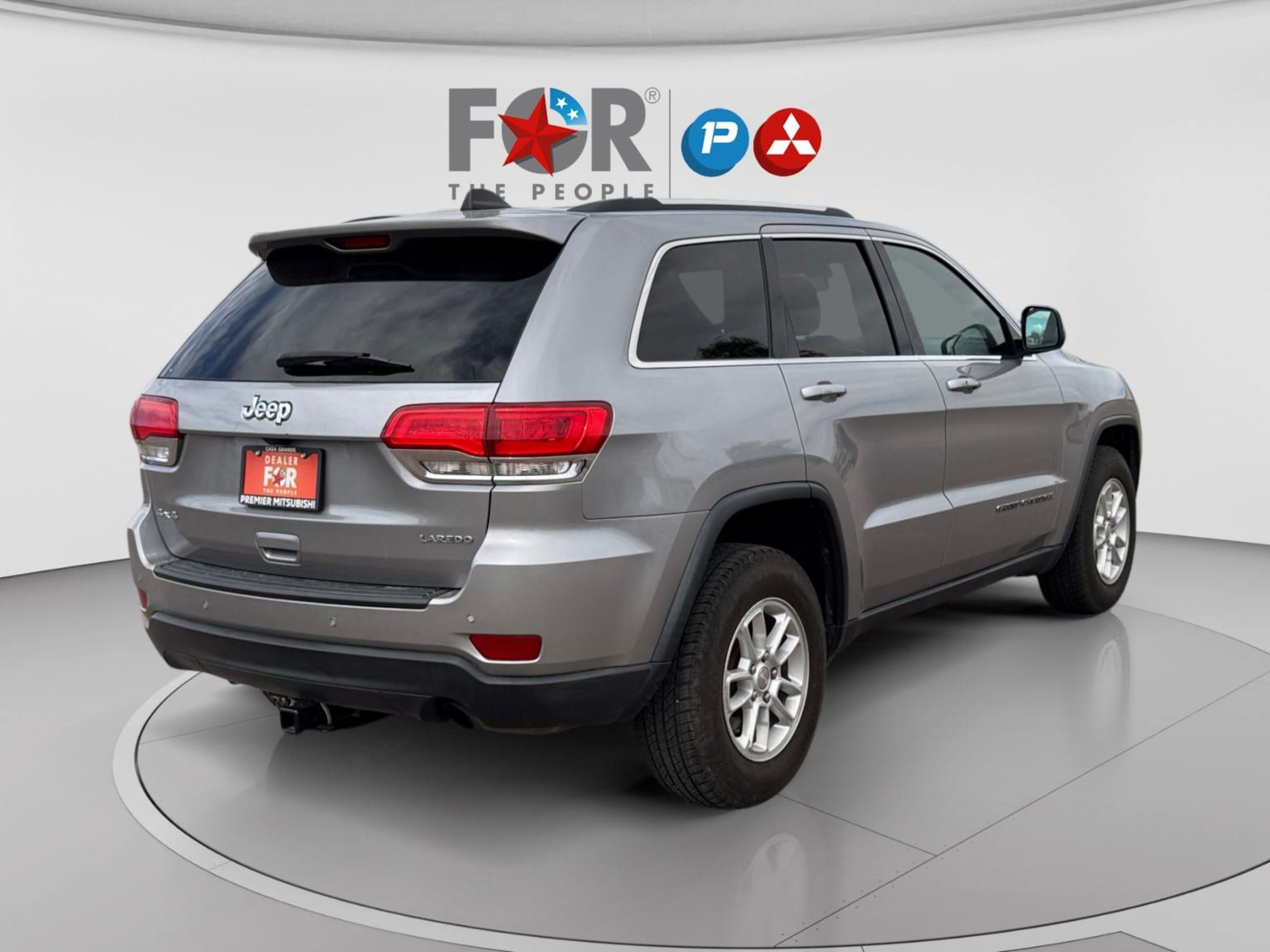 Used 2019 Jeep Grand Cherokee Laredo AWD/4WD image 5