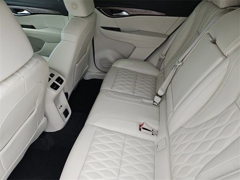 Used 2021 Buick Envision Avenir w/ Technology Package II image 29