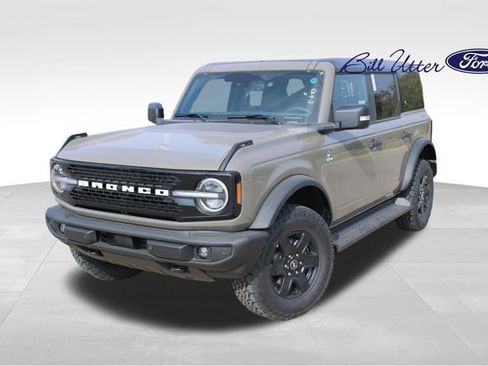 New 2025 Ford Bronco Outer Banks image 1