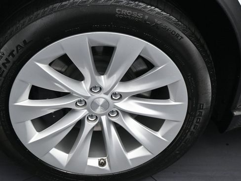 Used 2021 Tesla Model X Long Range image 37