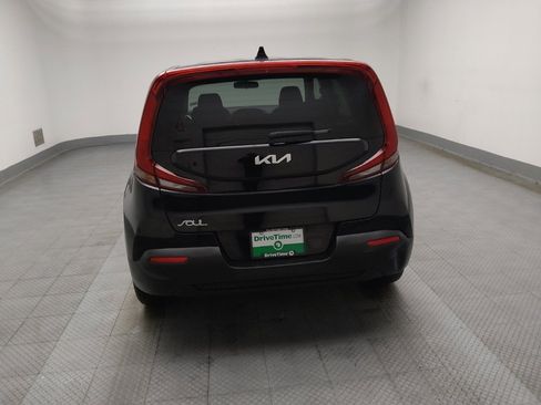 Used 2022 Kia Soul LX image 6