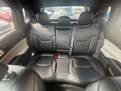 Used 2025 Jeep Compass Limited AWD/4WD image 38
