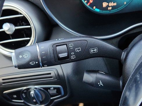 Used 2022 Mercedes-Benz GLC 300 4MATIC image 20