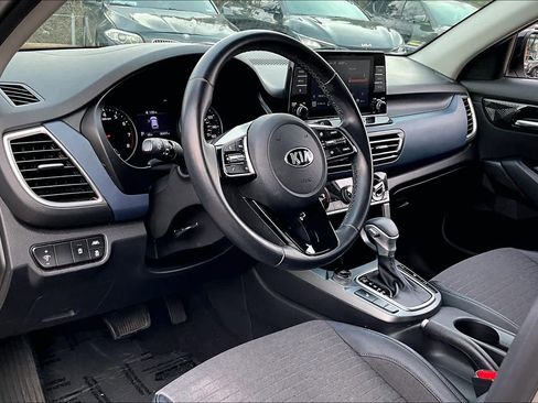 Used 2021 Kia Seltos S image 16