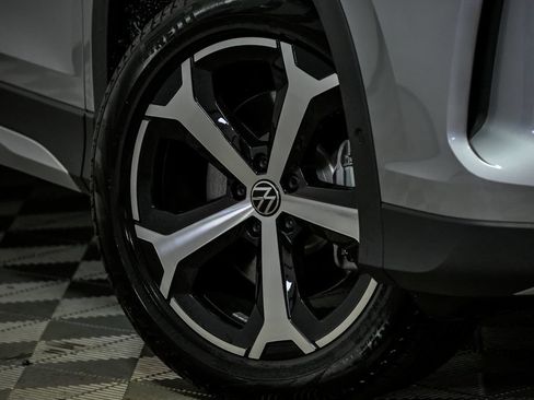New 2026 Volkswagen Tiguan SE AWD/4WD image 3