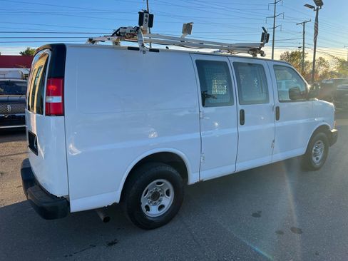 Used 2015 Chevrolet Express 2500 image 5