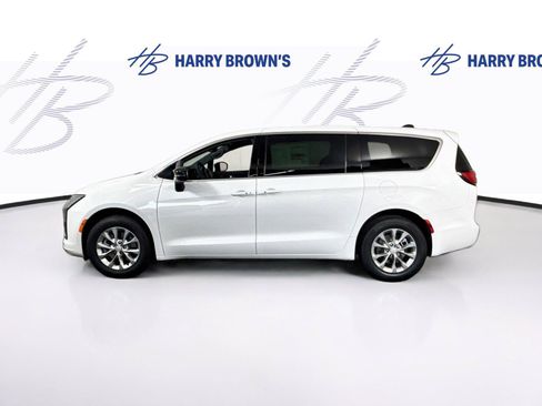 New 2027 Chrysler Pacifica Select AWD/4WD image 27