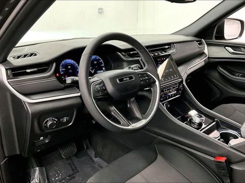 Used 2024 Jeep Grand Cherokee L Laredo w/ Luxury Tech Group I image 16