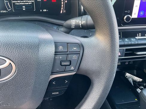 Used 2025 Toyota Camry LE FWD image 24