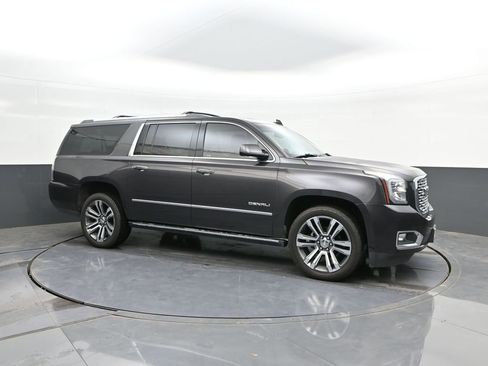 Used 2018 GMC Yukon XL Denali w/ Denali Ultimate Package AWD/4WD image 17