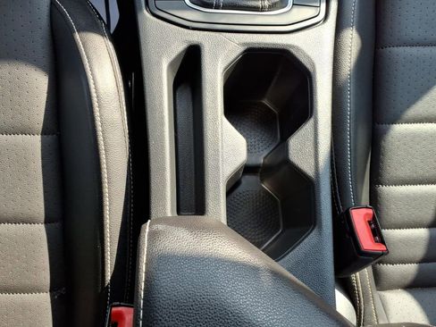 Used 2024 Volkswagen Jetta SE image 14