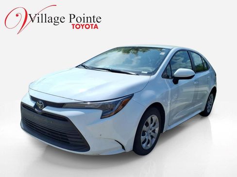 Used 2024 Toyota Corolla LE FWD image 1