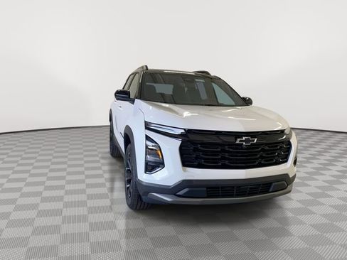 New 2026 Chevrolet Equinox LT w/ Convenience Package II AWD/4WD image 4
