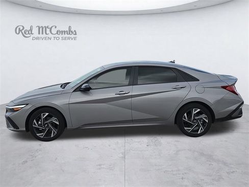 New 2025 Hyundai Elantra SEL FWD image 2