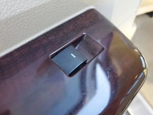 Used 2010 Ford F250 Lariat image 13