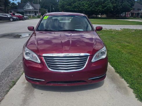 Used 2011 Chrysler 200 Touring w/ Cold Weather Group FWD image 5